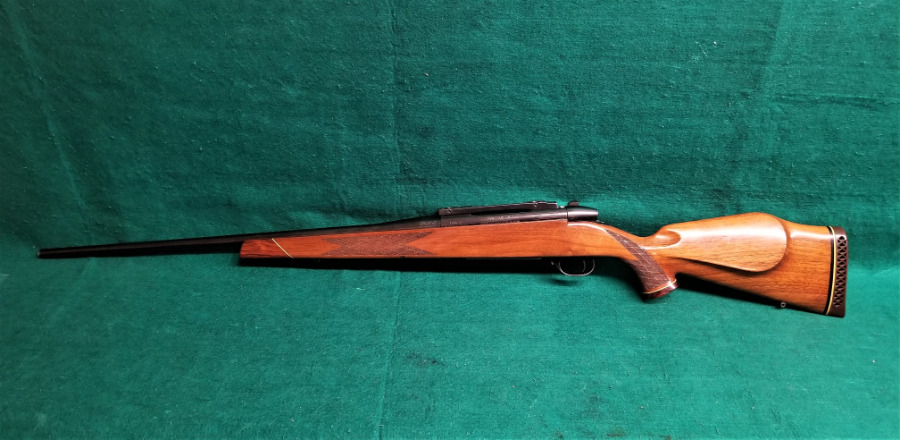 Weatherby Inc Model Mark V Blued 24 Inch Barrel Gorgeous Wood Minty