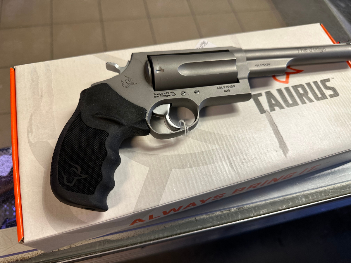 Taurus Judge Magnum Colt Lc Caliber Or Gauge With