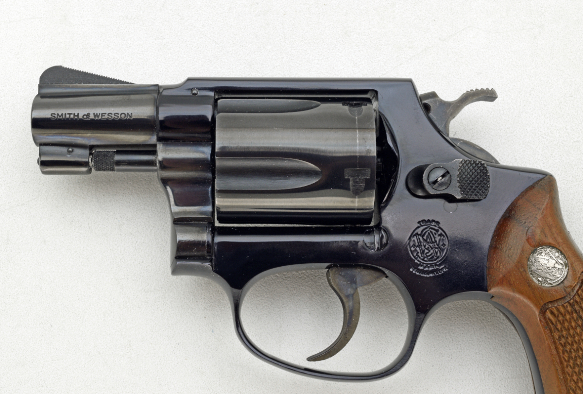 Smith And Wesson Model 37 Chiefs Special Airweight 5 Shot Revolver Caliber 38 Special And Box 38 5977