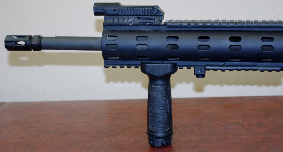 Daniel Defense DDM4 V7 UpperBolt/Charging Handle/Pistol Grip/Rail Light ...