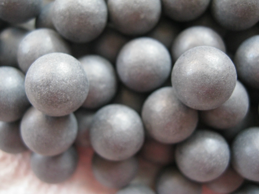 100 Pieces .454 Lead Round Balls 141 Grain .44 Percussion Revolving