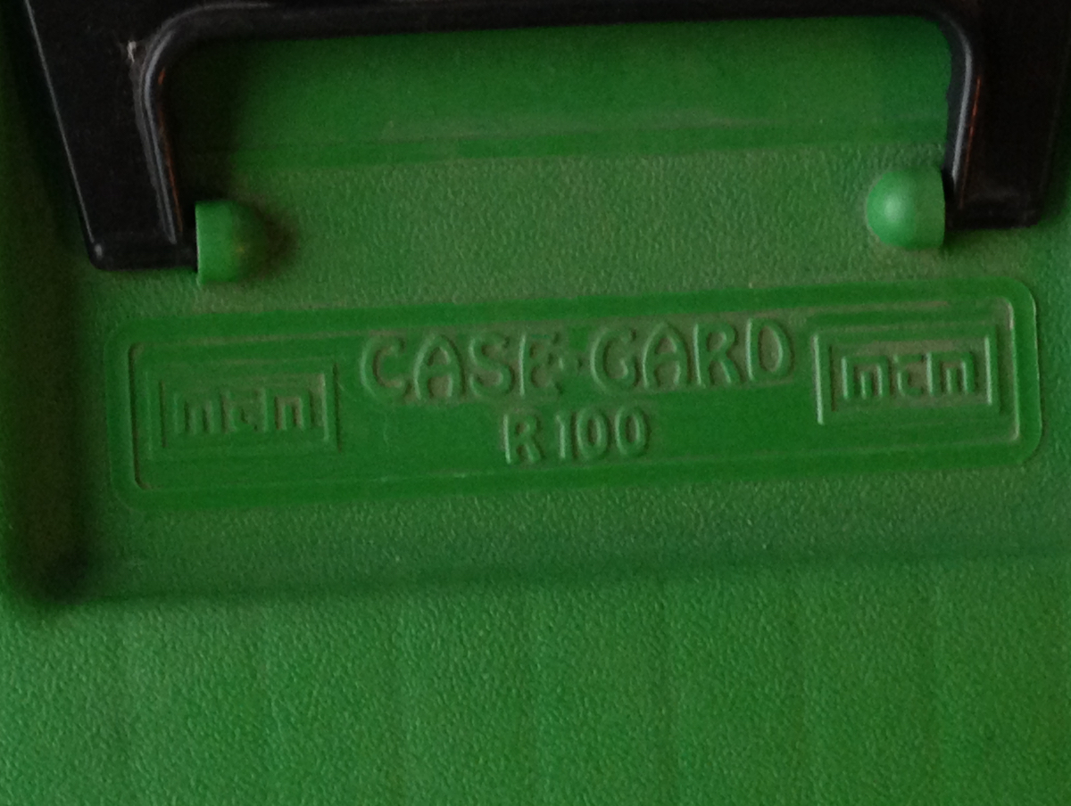 MTM CASEGARD R 100 R100 AMMO BOX GREEN USED WITH BLACK HANDLE HOLDS
