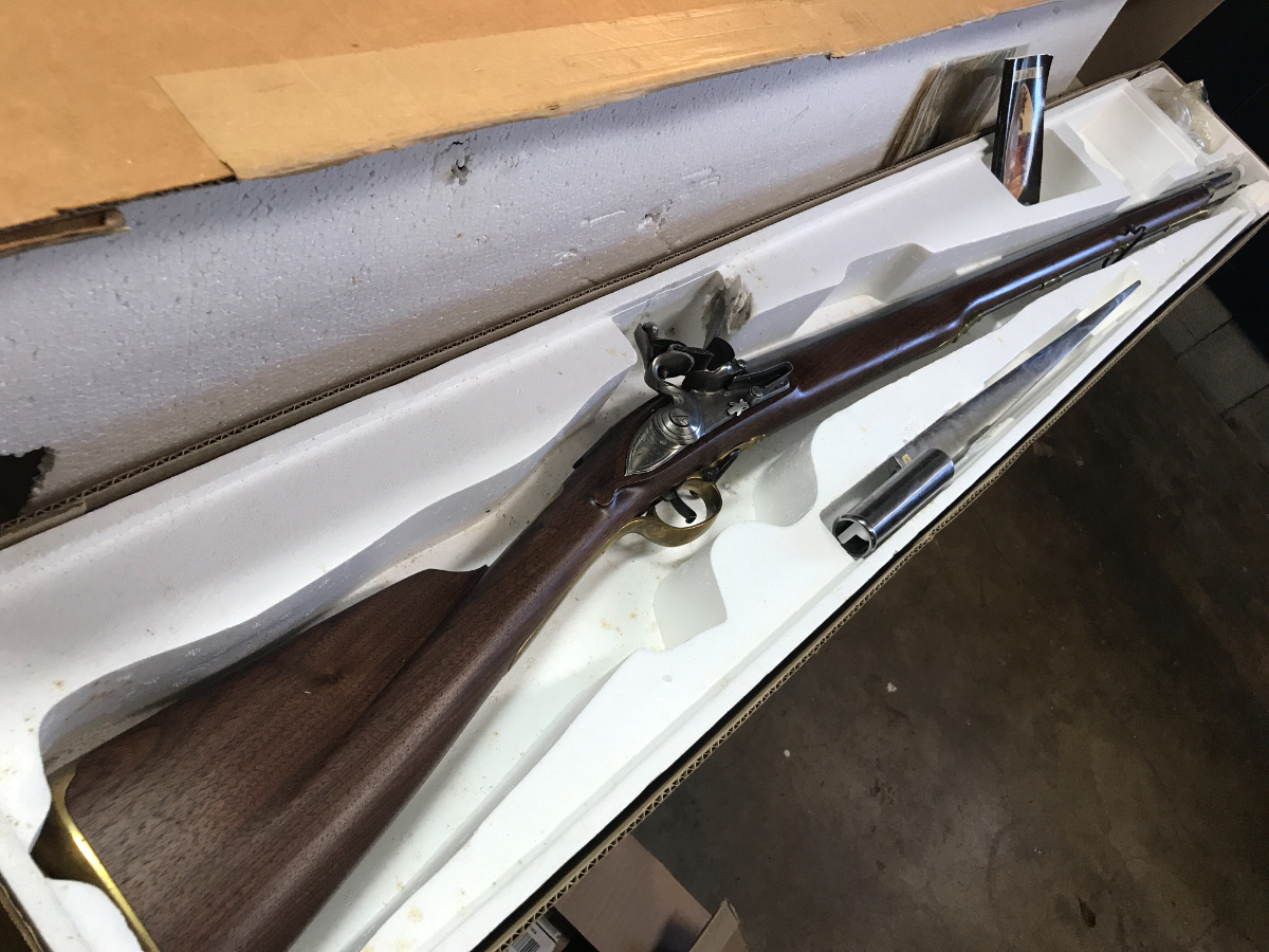 Pedersoli - Brown Bess Flintlock Musket - Picture 1