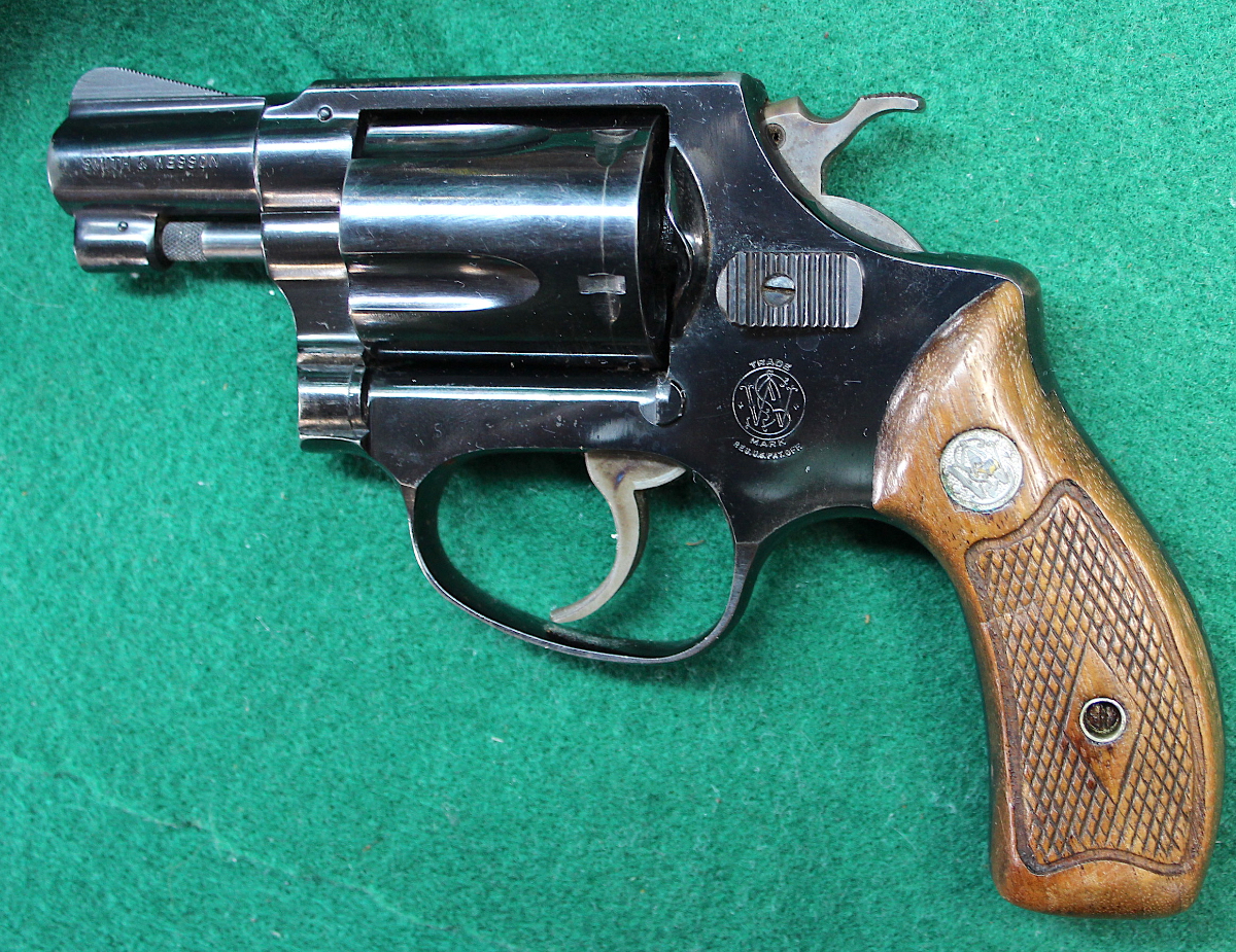 SMITH & WESSON MODEL 36=NO DASH= FLAT LATCH = MADE 1962 Plus years ...