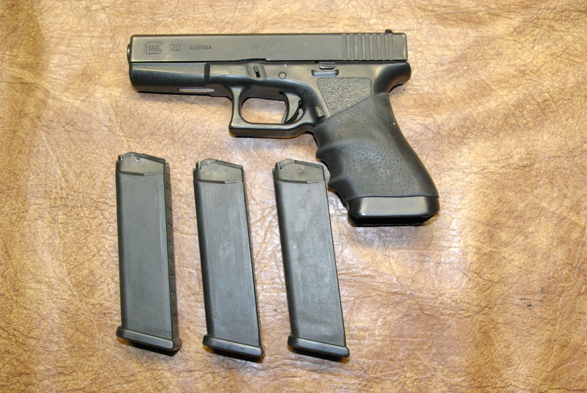 Glock, Inc. - 22 Standard Fixed Sights  Detroit PD Service Weapon   3 Correct Glock Magazines - Picture 1