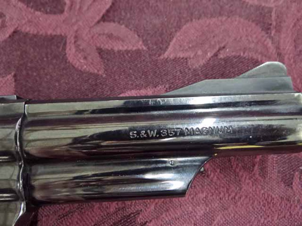 Smith & Wesson - MODEL 19-3, 4 Smith & Wesson - MODEL 19-3, 4