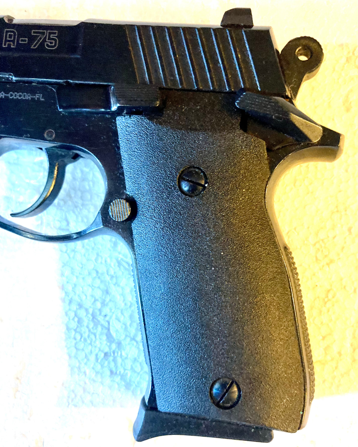 AstraUnceta A75 Concealed Carry Da/Sa Pistol, 4Magazines, Holster