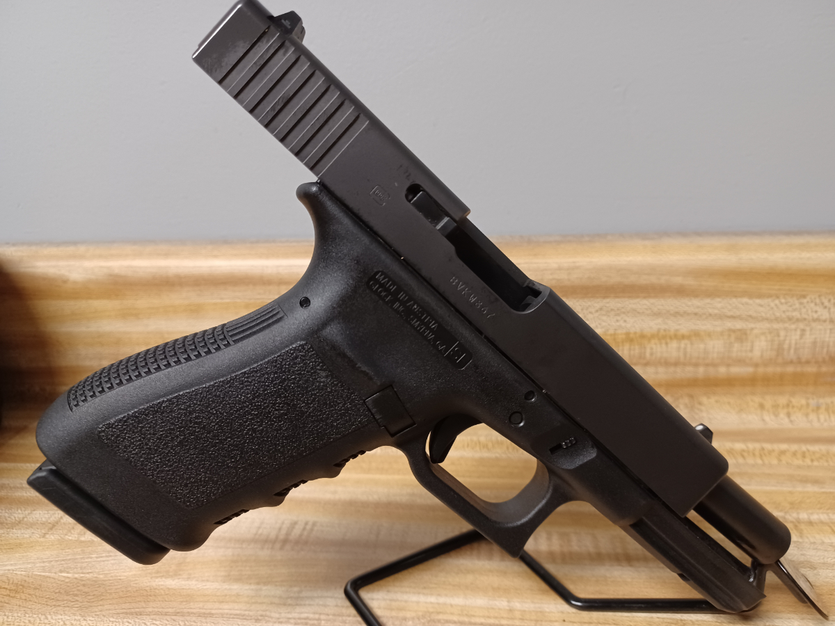 Glock 21sf Gen 3 In .45acp .45 Acp For Sale at GunAuction.com - 17259550