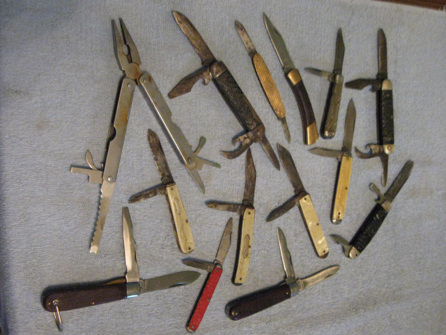 Lot Of 14 Vintage U.S.A. Made Pocket Knives For Sale at