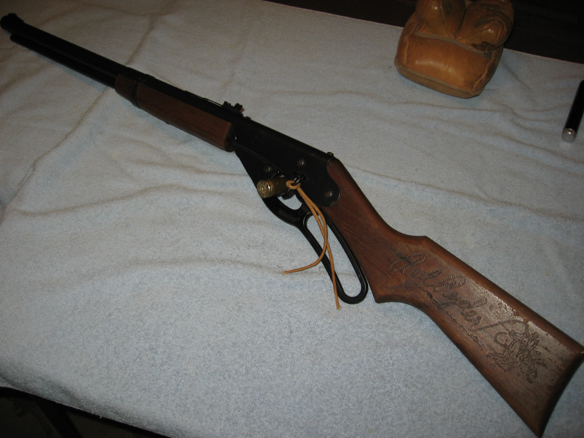 Daisy Model 1938b Red Ryder With Daisy Brass Medallion On Right Side Of ...