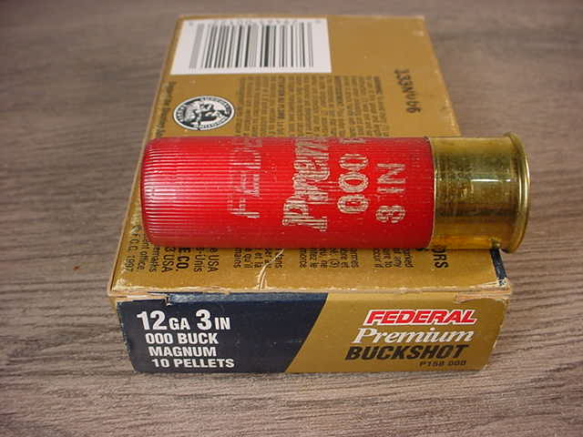 Box of Federal Premium 12 Gauge 3 Inch Magnum 000 Buckshot - Picture 2