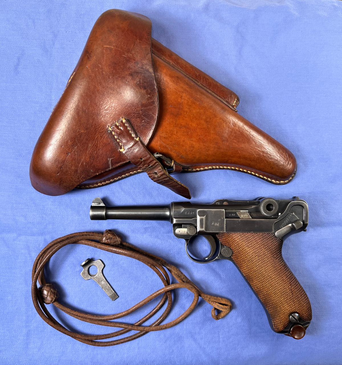 A Gewehrfabrik Erfurt Very nice 1913 dated Imperial Luger 9mm & rig ...