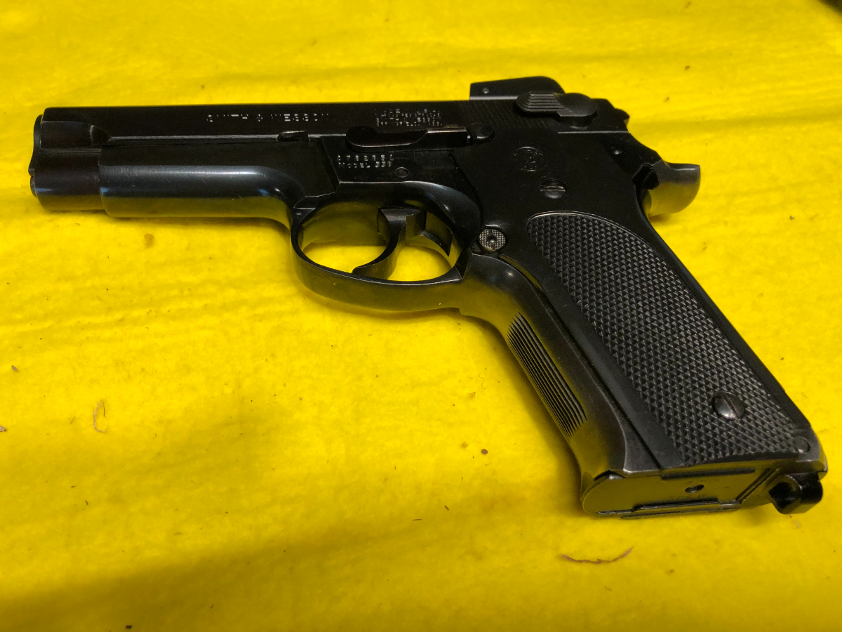 Smith & Wesson S&W Pistol. 9mm semi auto 9mm Luger - Picture 3