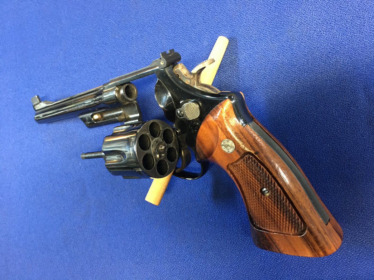 SMITH & WESSON MODEL 24-3, COMES W/ FACTORY BOX & PAPERS, CHAMBERD IN .44 Special - Picture 3