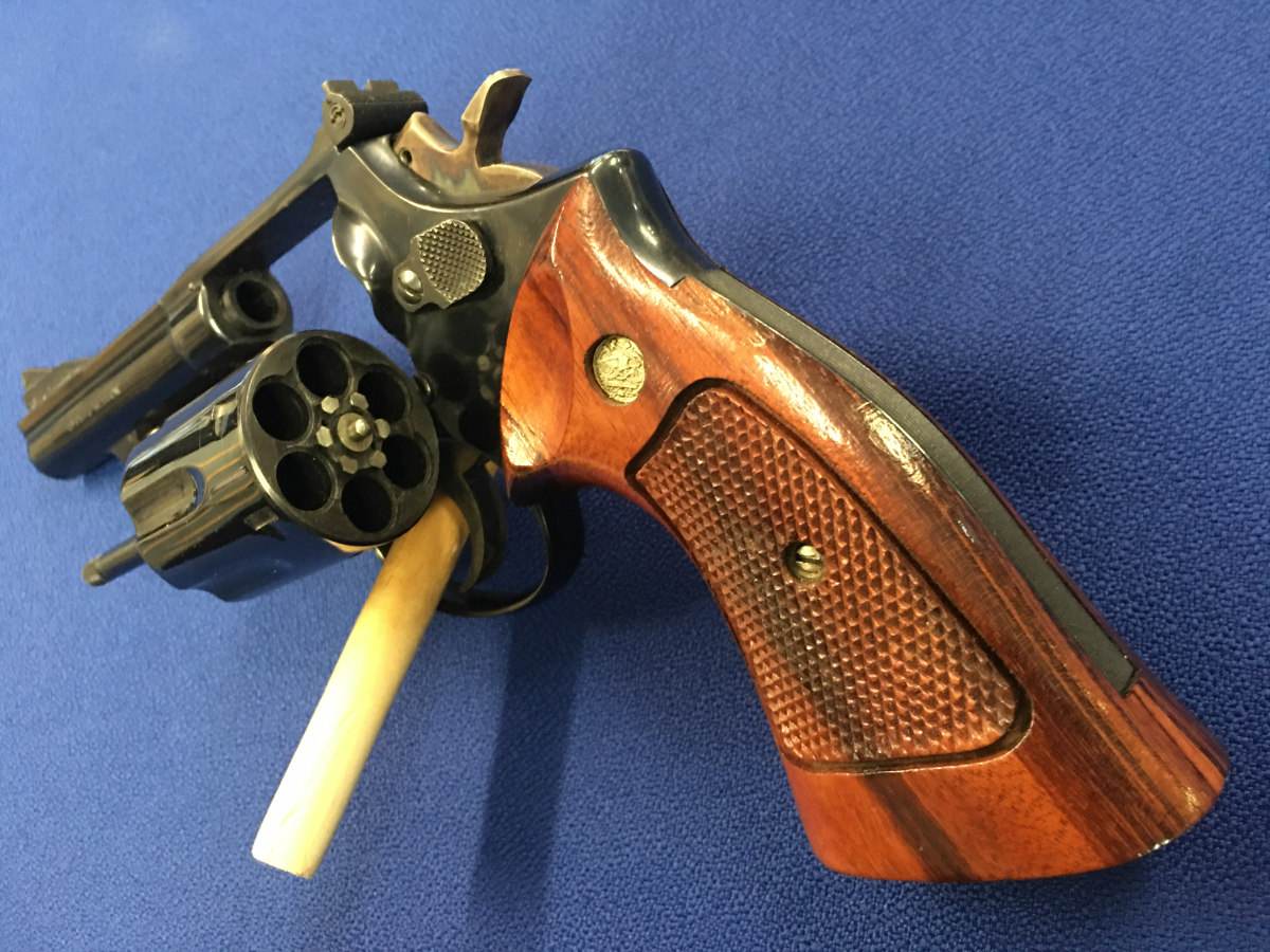 SMITH & WESSON MODEL 19-3, COMES W/ FACTORY BOX & PAPERS, CHAMBERED IN .357 Magnum - Picture 3