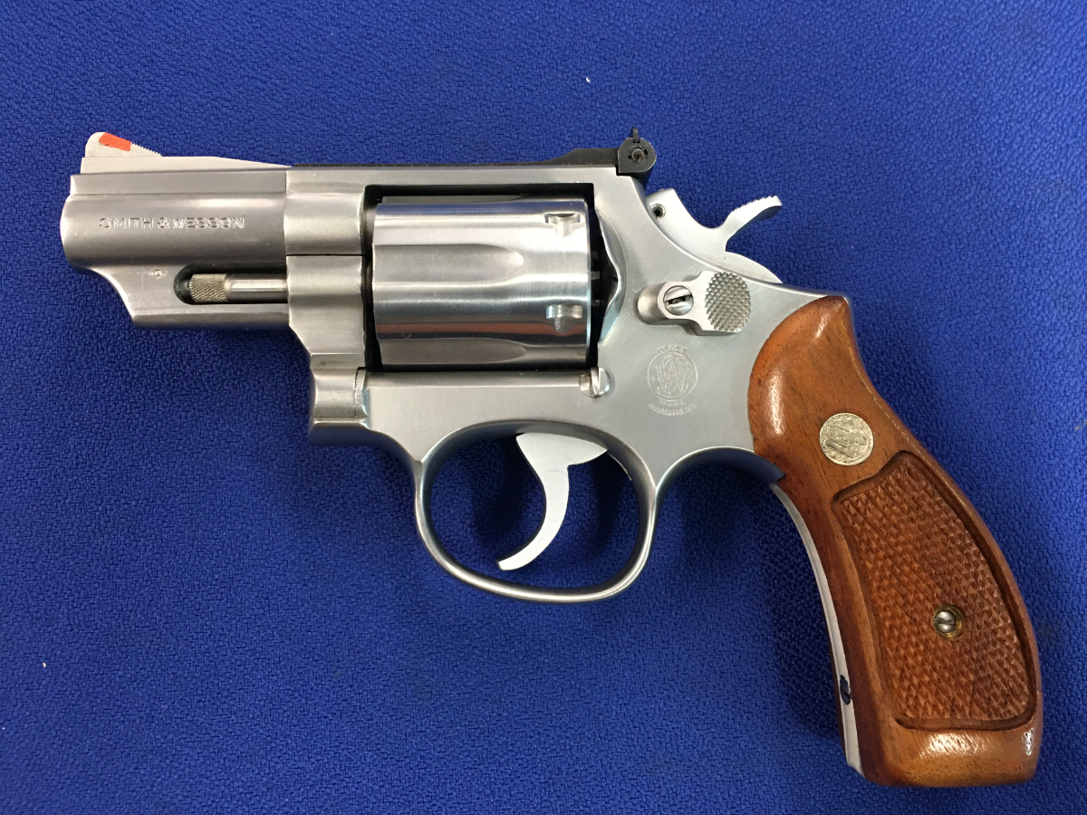 Smith & Wesson MODEL 66-2, COMES W/ FACTORY BOX & PAPERS, CHAMBERED IN .357 Magnum - Picture 2