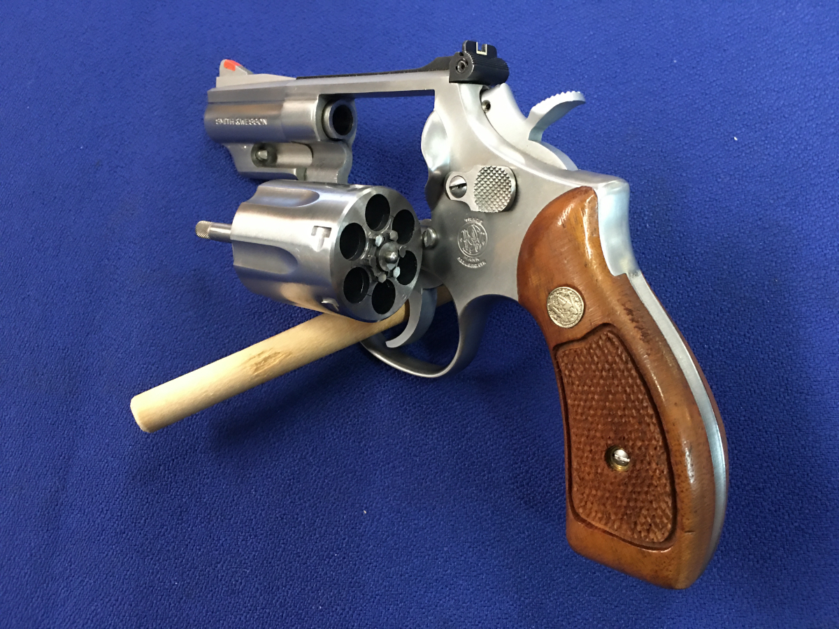 Smith & Wesson MODEL 66-2, COMES W/ FACTORY BOX & PAPERS, CHAMBERED IN .357 Magnum - Picture 3