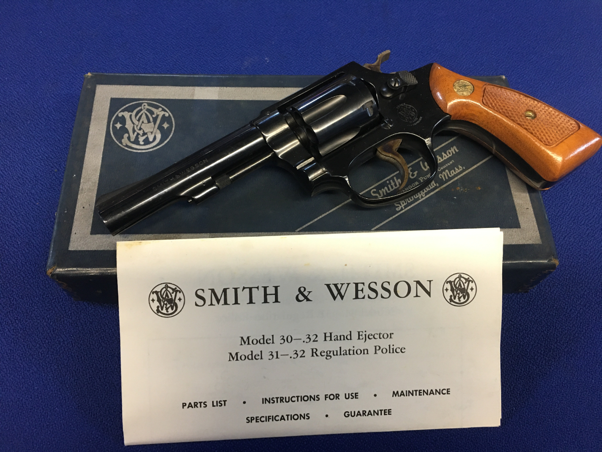 Smith & Wesson MODEL 31-1, COMES W/ FACTORY BOX & PAPERS, CHAMBERED IN .32 S&W Long - Picture 4