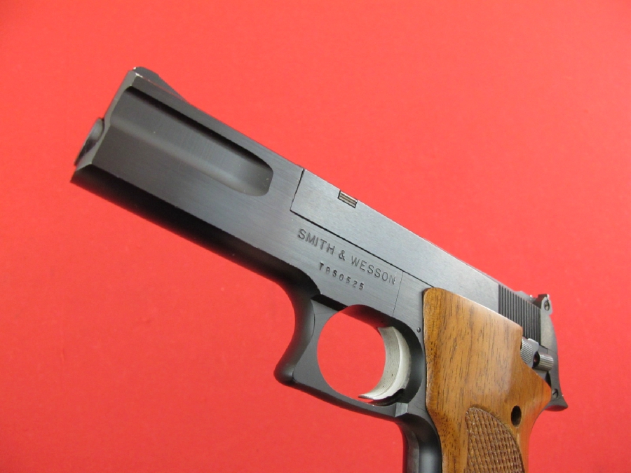 Smith & Wesson Model 422 22lr - 4.5in Blue, Nice!! **NO RESERVE** - Picture 2 Smith & Wesson Model 422 22lr - 4.5in Blue, Nice!! **NO RESERVE** - Picture 2
