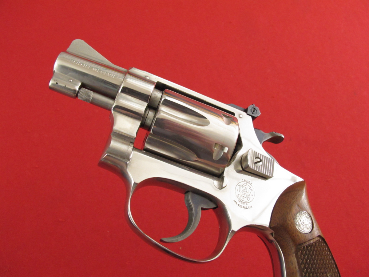 Smith & Wesson Model 34-1 22LR, 2in Nickel, Flat Latch, MFG 1960, C&R OK, NO RESERVE .22 LR - Picture 2