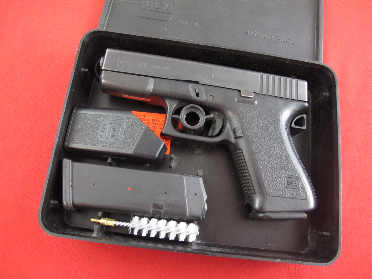 Glock Early Model 19 9mm, Gen 2, W/Box & 2 Mags, No Reserve 9mm Luger ...