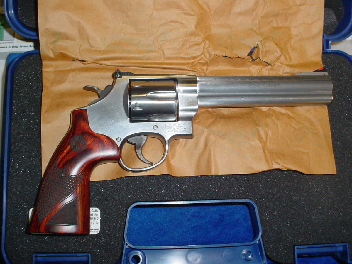 Smith & Wesson Model 629 44 Mag Deluxe Wood Grips .44 Mag. For Sale at ...