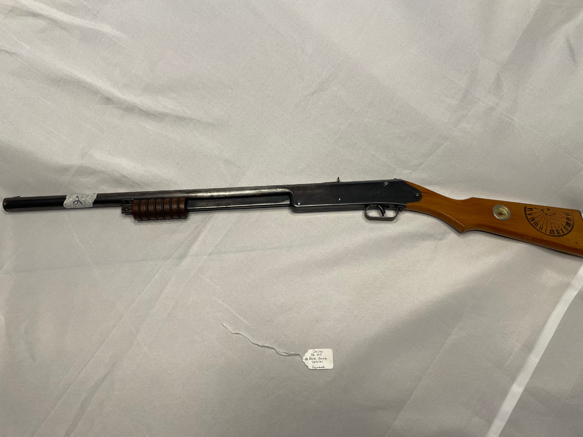 Daisy 8 Bb Guns 1. Model 107, Buck Jones W/Compass And Sun Dial Mnfg ...