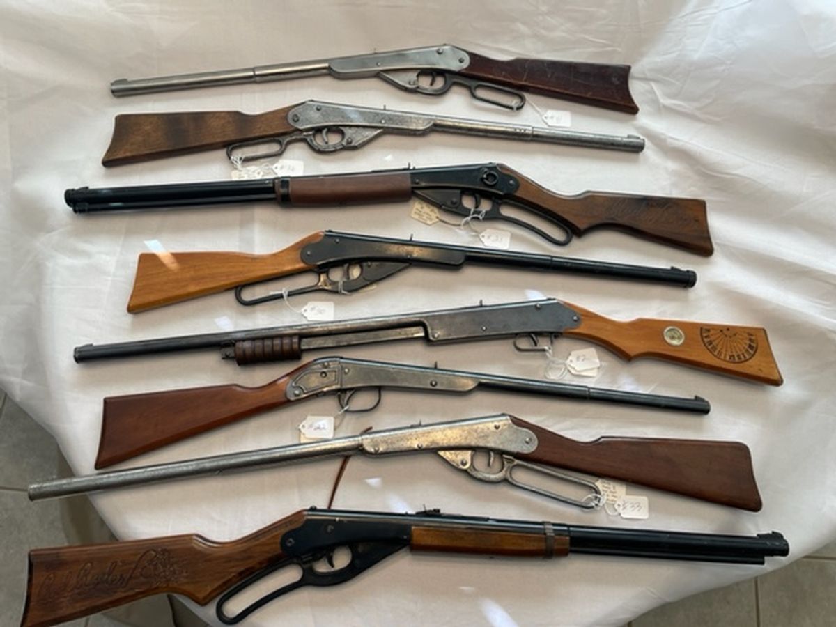 Daisy 8 Bb Guns 1. Model 107, Buck Jones W/Compass And Sun Dial Mnfg ...