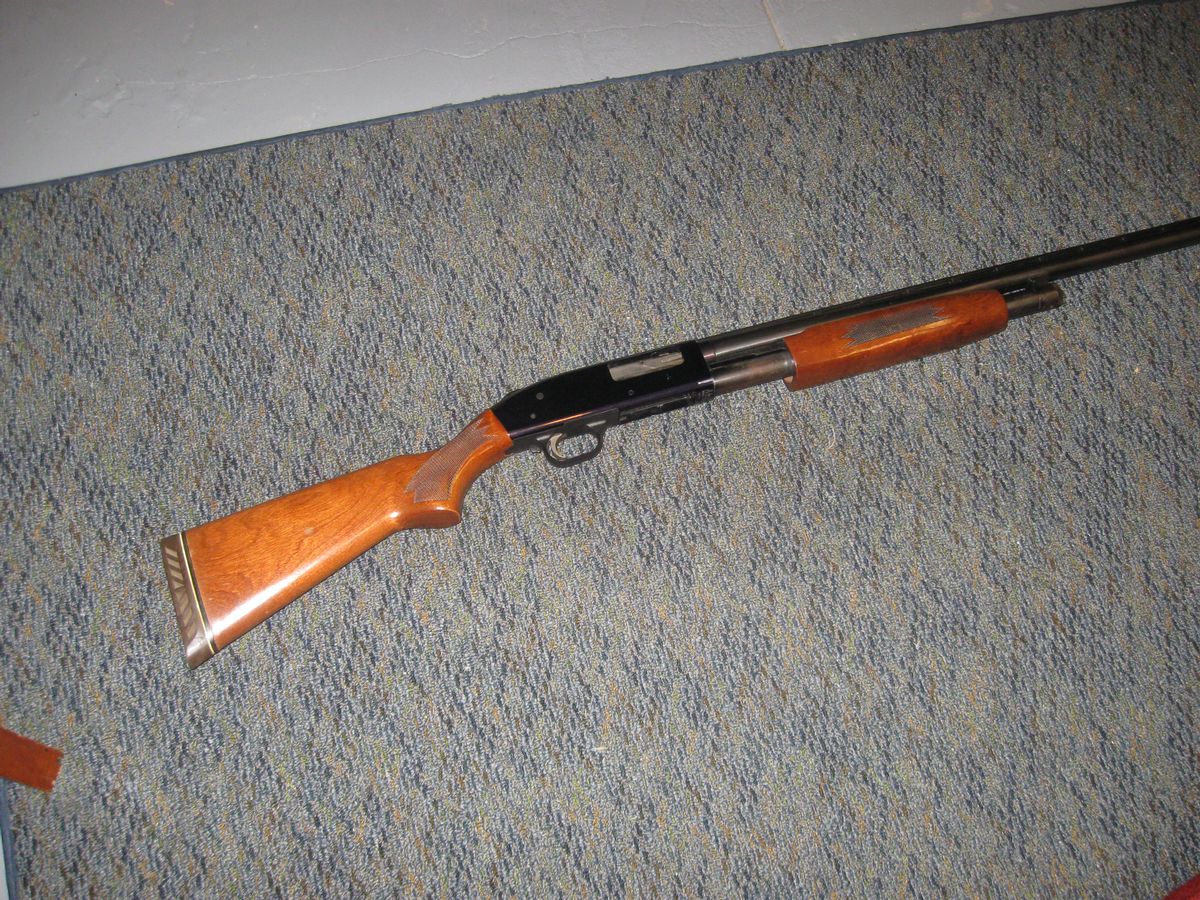 Mossberg 12 ga pump shotgun