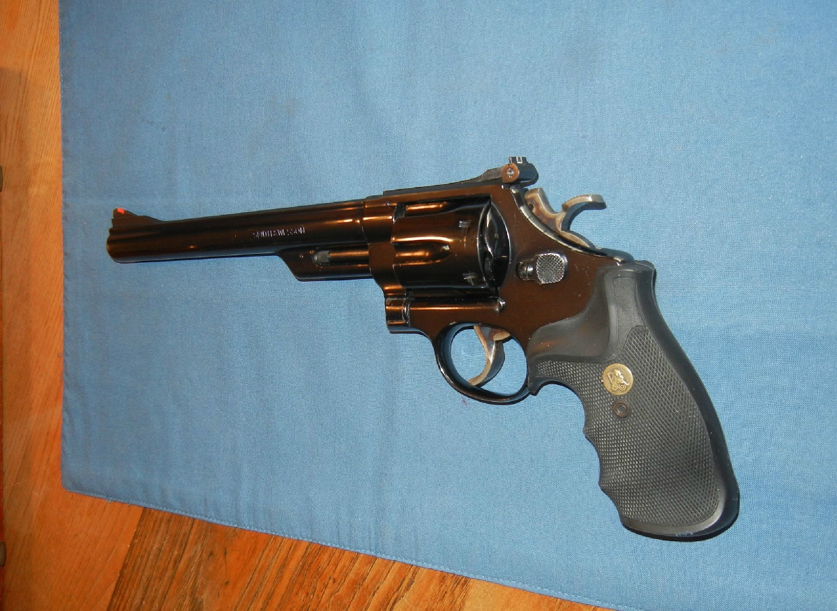 - Smith & Wesson Model 29-2 In Original Wood Box  8 3/8 Inch Barrel Pachmayr Grips Very Good - Picture 1  - Smith & Wesson Model 29-2 In Original Wood Box  8 3/8 Inch Barrel Pachmayr Grips Very Good - Picture 1