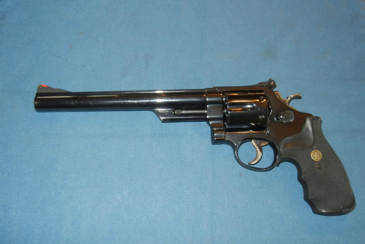 - Smith & Wesson Model 29-2 In Original Wood Box  8 3/8 Inch Barrel Pachmayr Grips Very Good - Picture 2  - Smith & Wesson Model 29-2 In Original Wood Box  8 3/8 Inch Barrel Pachmayr Grips Very Good - Picture 2