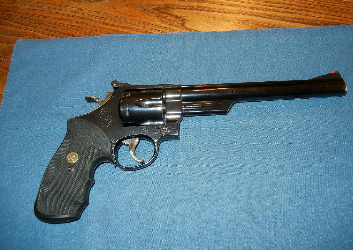 - Smith & Wesson Model 29-2 In Original Wood Box  8 3/8 Inch Barrel Pachmayr Grips Very Good - Picture 6  - Smith & Wesson Model 29-2 In Original Wood Box  8 3/8 Inch Barrel Pachmayr Grips Very Good - Picture 6
