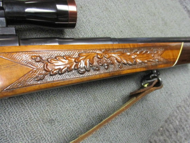 FABRIQUE NATIONALE - EARLY POST WW2 COMMERCIAL HUNTING RIFLE. FANTASTIC BLUE, WONDERFUL STOCK. - Picture 3