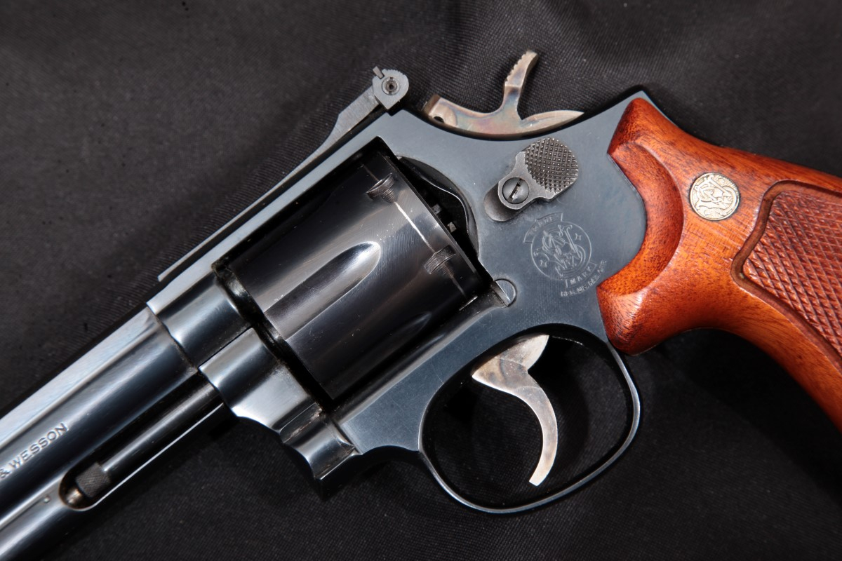 Smith And Wesson Sandw Model 586 No Dash The 357 Distinguished Combat Magnum Blue 4 Sada 7389