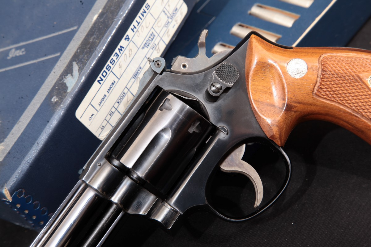 Smith & Wesson - S&W Model 53-2 The .22 Centerfire Magnum: The Jet, Blue 6