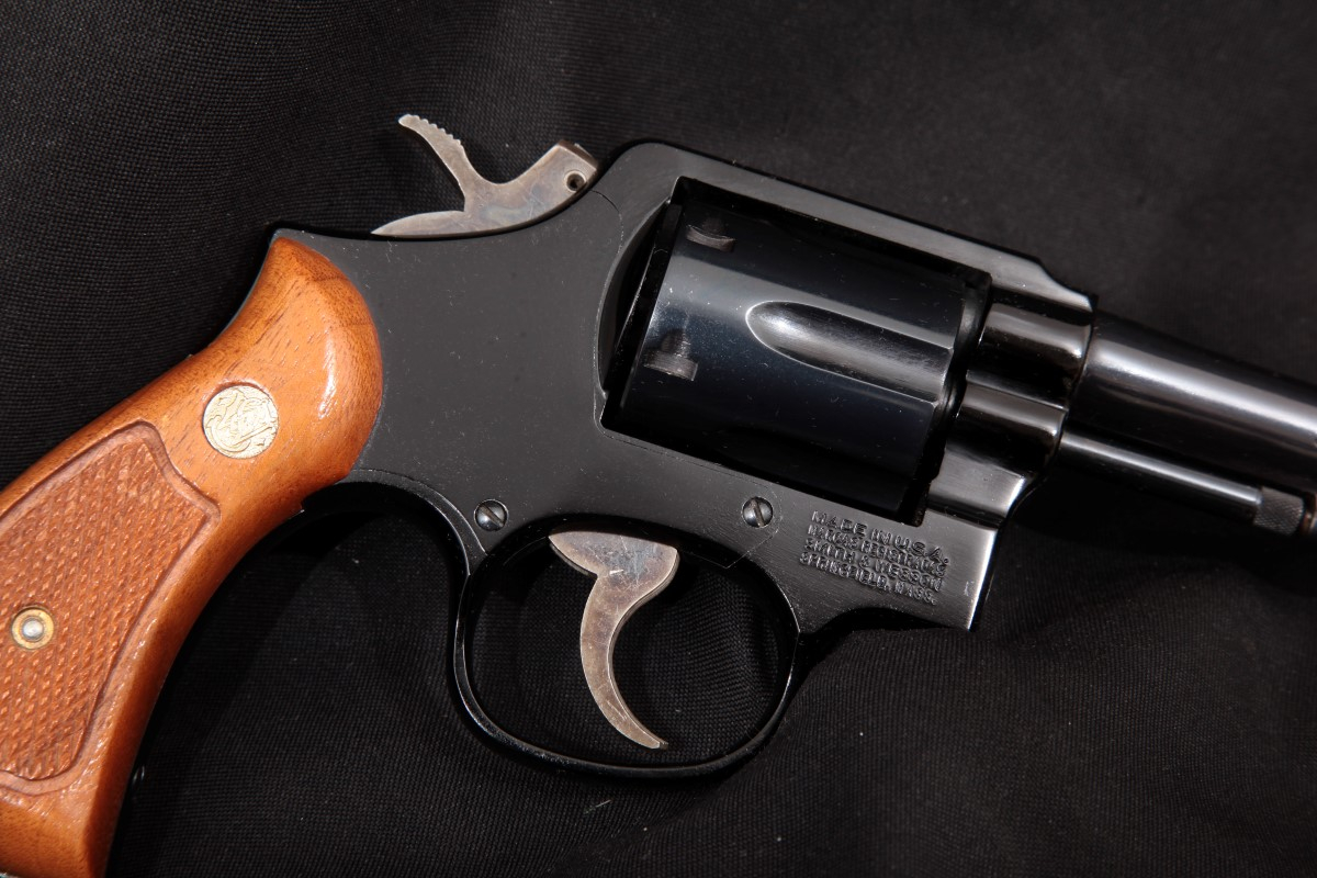 Smith & Wesson - S&W Model 12-3 The .38 Military & Police Airweight, Blue & Black 4
