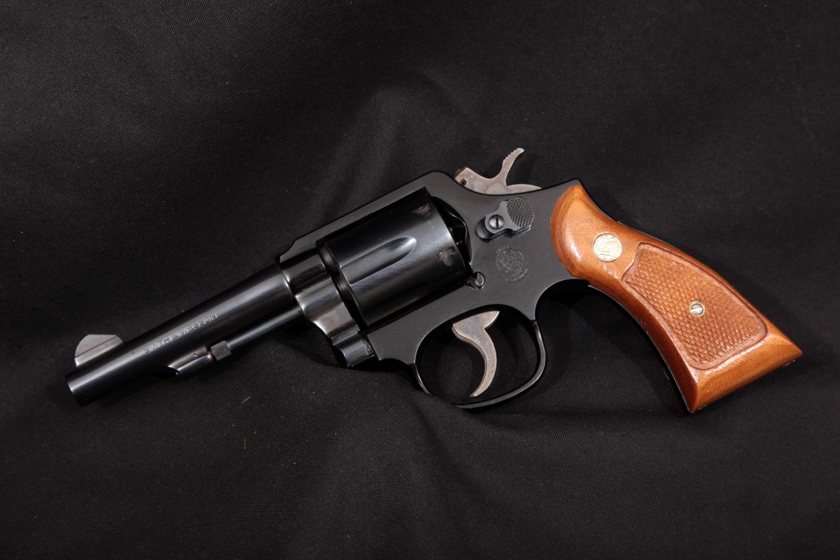 Smith & Wesson - S&W Model 12-3 The .38 Military & Police Airweight, Blue & Black 4