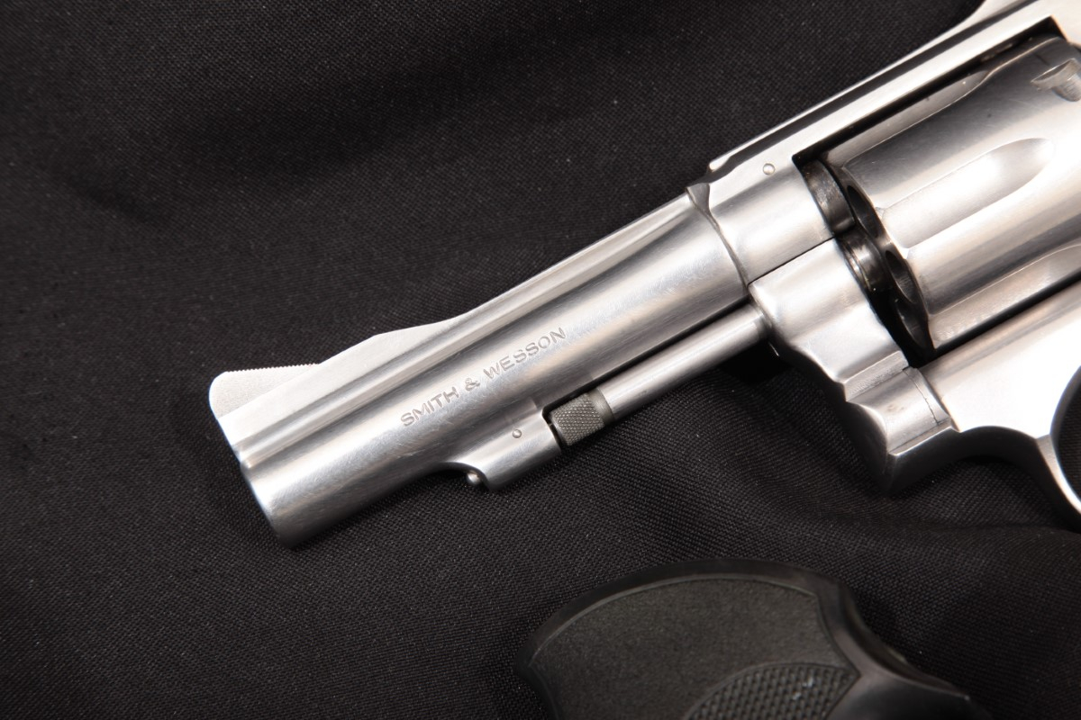 Smith & Wesson - S&W Model 67 The .38 Combat Masterpiece, Stainless 4