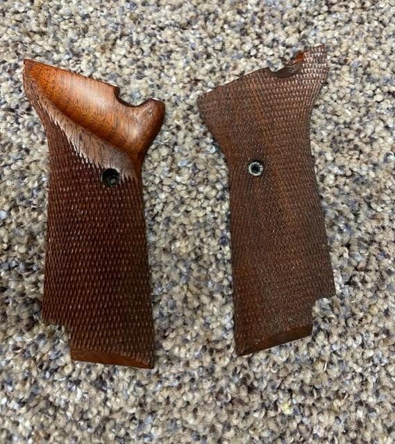 High Standard Grips For Sale at 17231576