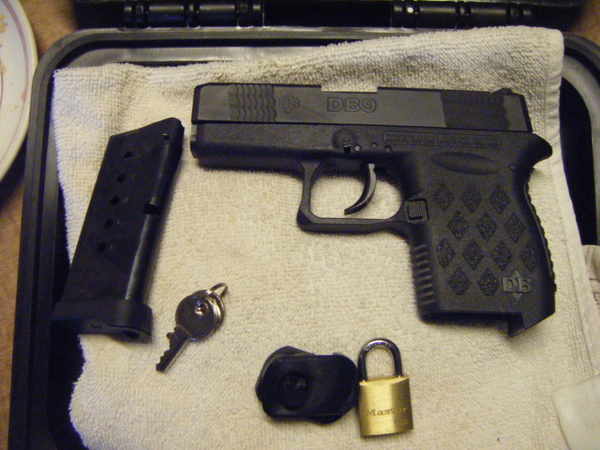 Diamondback , ONE OF THE SMALLEST 9mm CONCEAL AND CARRY PISTOL ON THE
