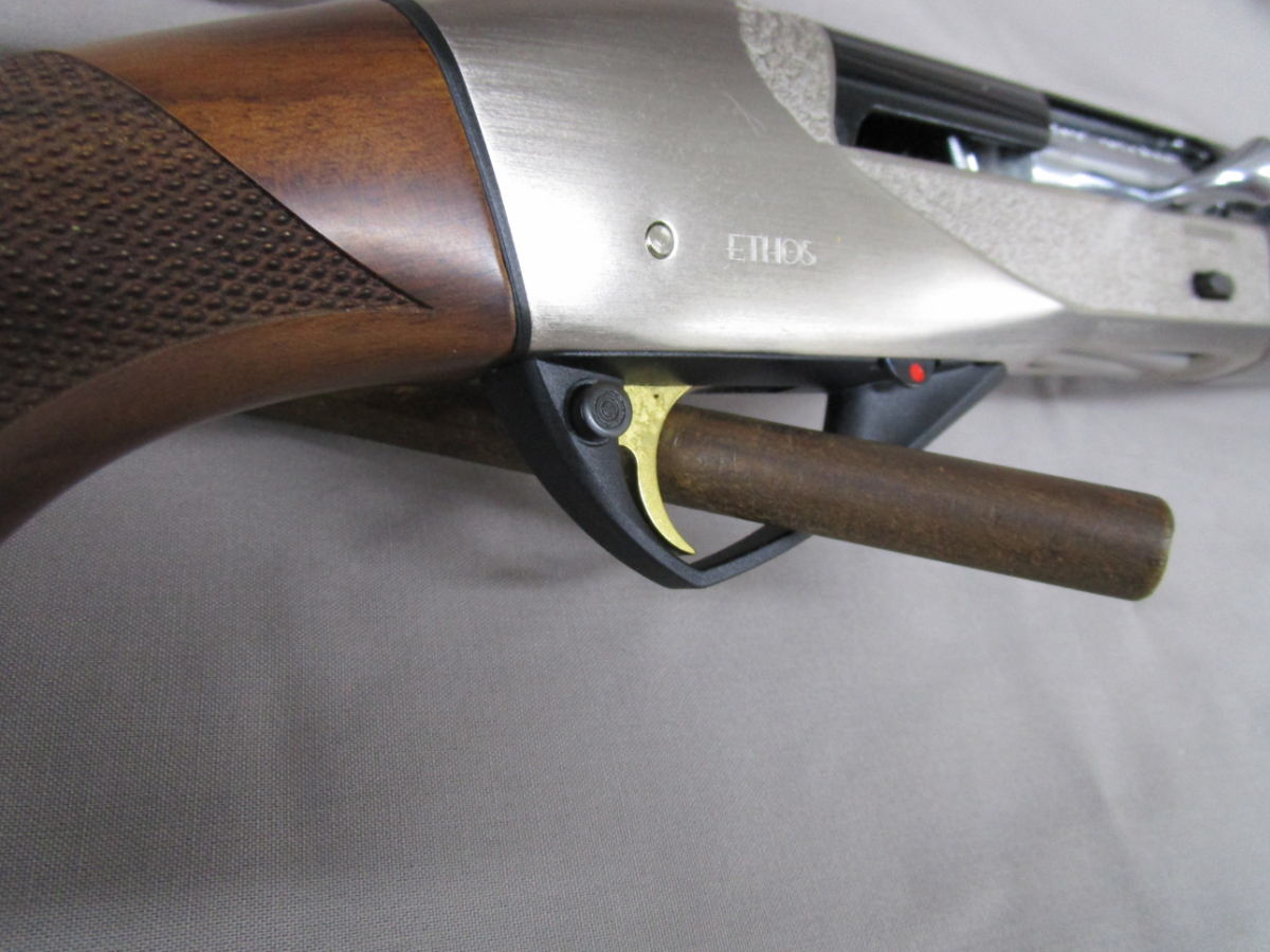 Benelli Ethos 20 Gauge Inertia Driven CrioBarrel SPA Urbino in Excellent condition, Receiver is Engraved Nickel Plated Alloy - Picture 10