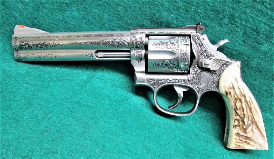 SMITH & WESSON - ENGRAVED BY CLINT FINLEY - MODEL 686 BEAUTIFULLY ENGRAVED & W/STAG GRIPS. - Picture 4