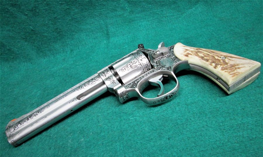 SMITH & WESSON - ENGRAVED BY CLINT FINLEY - MODEL 686 BEAUTIFULLY ENGRAVED & W/STAG GRIPS. - Picture 8