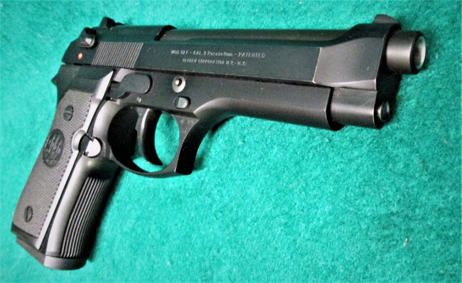 BERETTA - MADE IN ITALY - MOD. 92F W/BUILT IN LASER - 4.75 INCH BARREL 1-MAG - Picture 3
