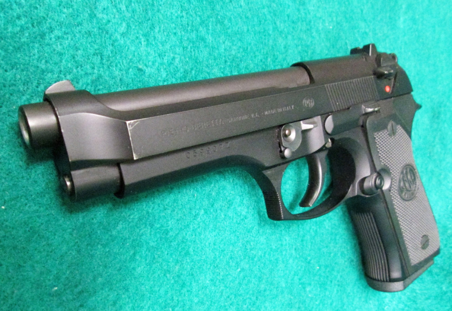 BERETTA - MADE IN ITALY - MOD. 92F W/BUILT IN LASER - 4.75 INCH BARREL 1-MAG - Picture 5
