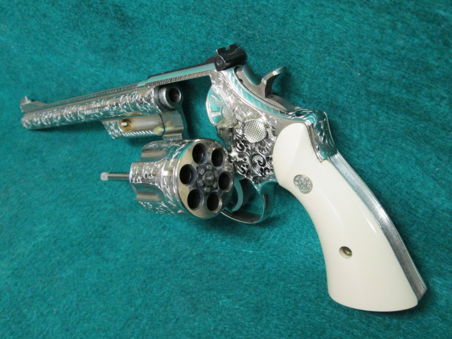 SMITH & WESSON - MODEL 27-2 ENGRAVED & NICKELED BY BOB VALADE - Picture 7