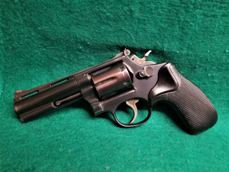 Smith & Wesson Inc Mod. 19-2 Blued Pinned & Recessed W-Colt Python 4 ...