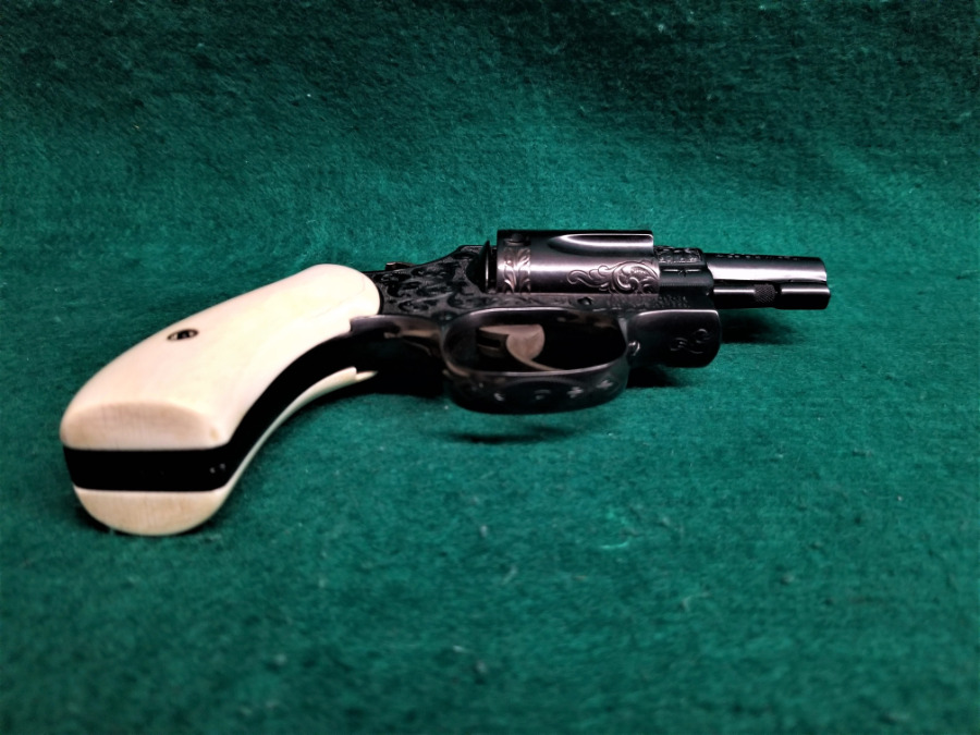 SMITH & WESSON INC - J FRAME FLAT LATCH 1.75 INCH BARREL ENGRAVED BY MASTER ENGRAVER CLINT FINLEY MFG. EARLY 50'S W-REAL IVORY GRIPS NICE! - Picture 3