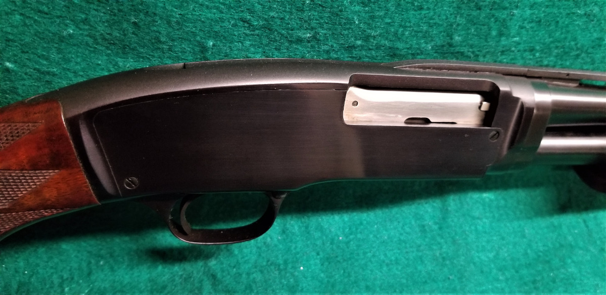 Winchester Repeating Arms Company - MOD. 42 PUMP-ACTION SIMMONS CUSTOM VENT RIB 28 INCH BARREL 3 INCH CHAMBER FULL CHOKE MFG. IN 1949 SHINY BORE! - Picture 4