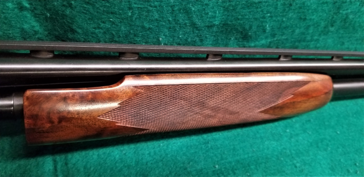 Winchester Repeating Arms Company - MOD. 42 PUMP-ACTION SIMMONS CUSTOM VENT RIB 28 INCH BARREL 3 INCH CHAMBER FULL CHOKE MFG. IN 1949 SHINY BORE! - Picture 5